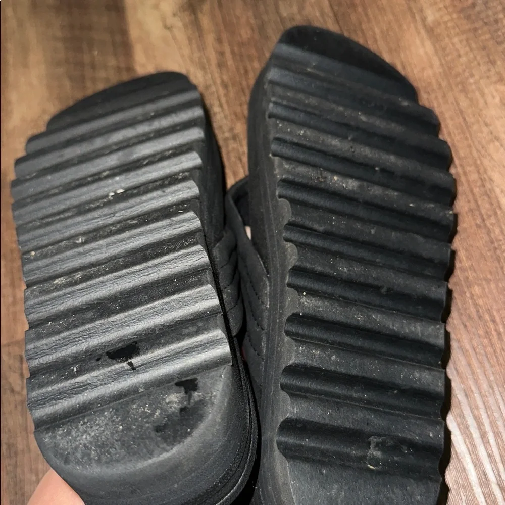 Reef Women's Kaia Rise Flip Flop Sandals black
Women’s 6‎ - Picture 3 of 5